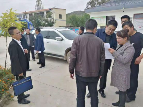 平?jīng)鲢垂鹃_展“踐行初心使命，助推脫貧攻堅”主題黨日活動(圖3)