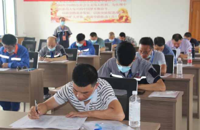 市產(chǎn)投集團泓盛達(dá)公司在“焊工”技能大賽中取得好成績(圖2)